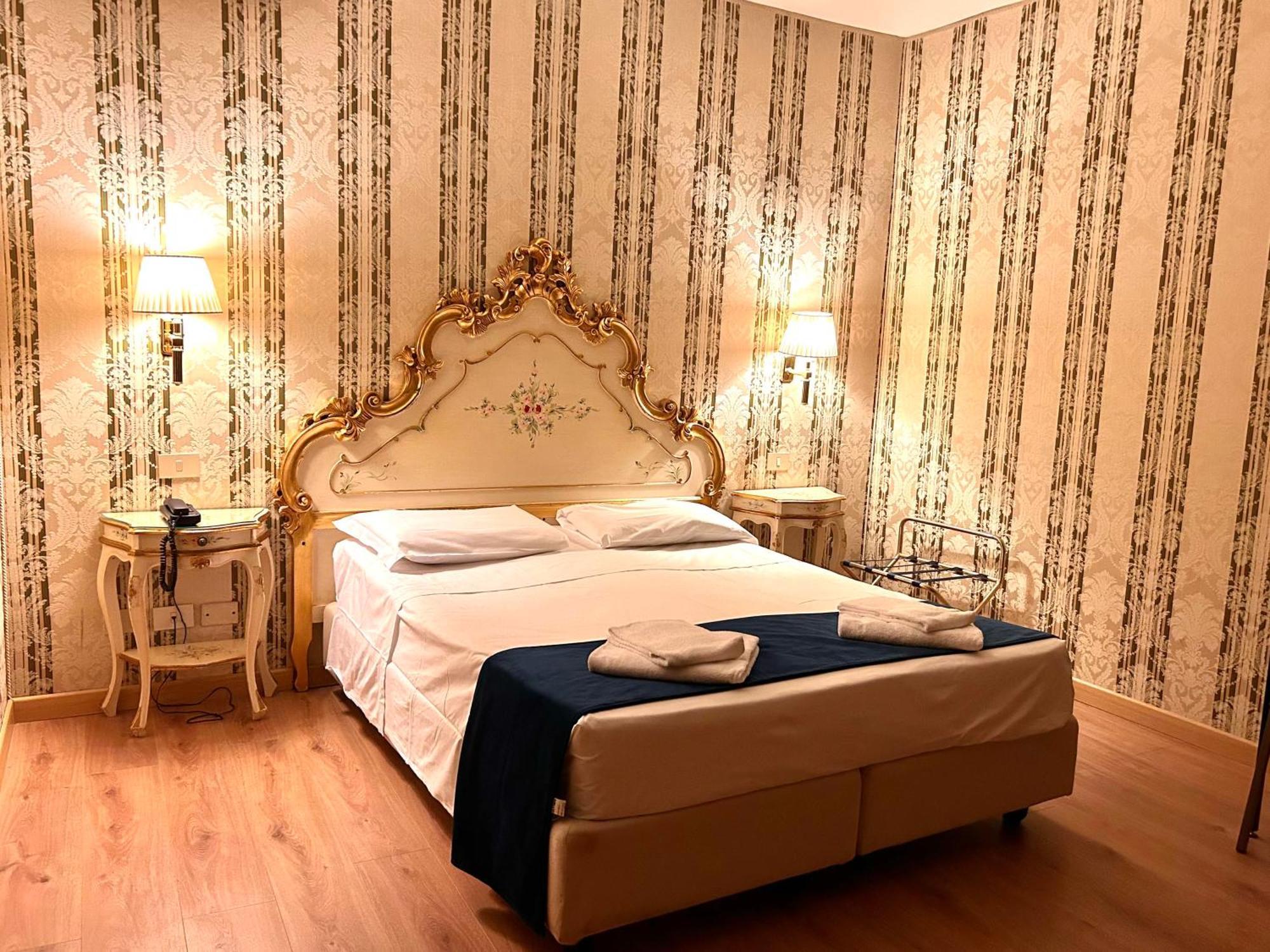 Hotel Al Graspo De Ua Венеция Экстерьер фото